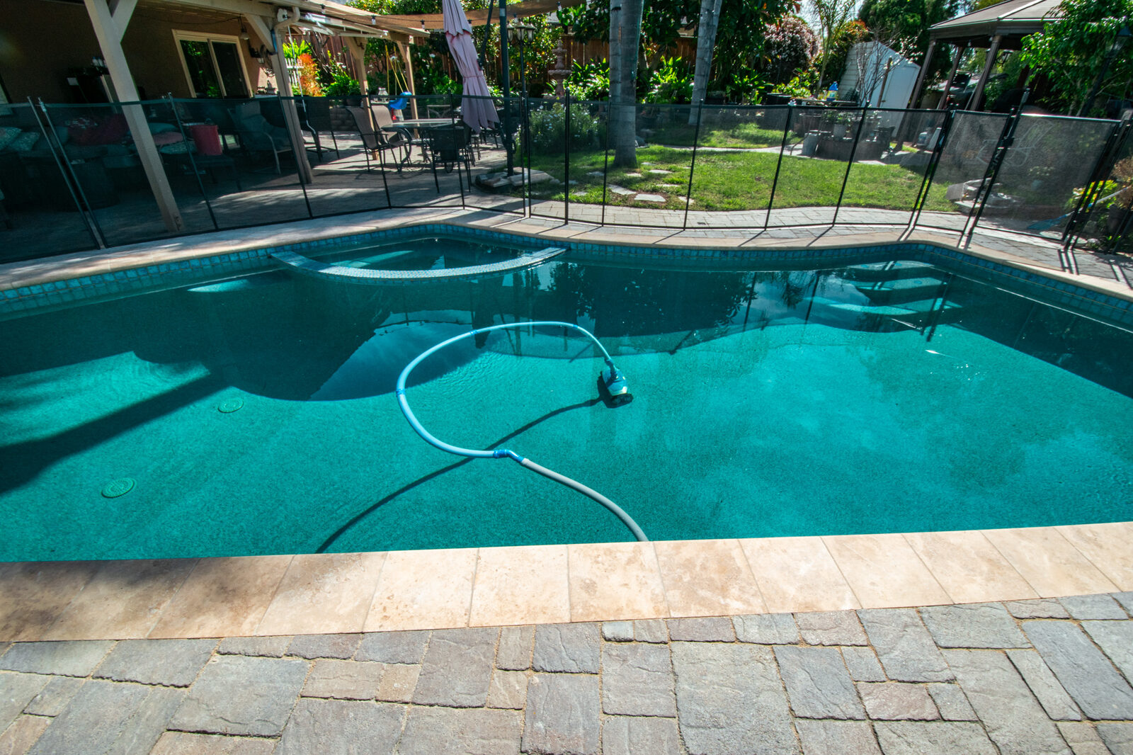 Custom pool by Oasis Pool Builders